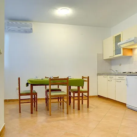 Apartment Ulika *